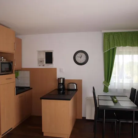 Aquarosa Apartmán *